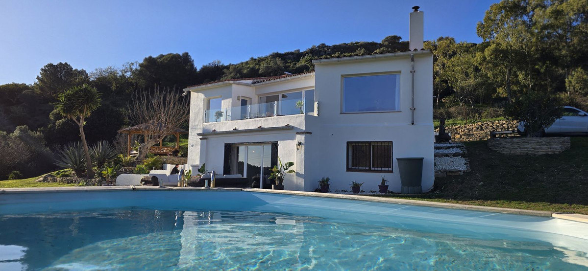 Finca de 4 Dormitorios en venta en Casares