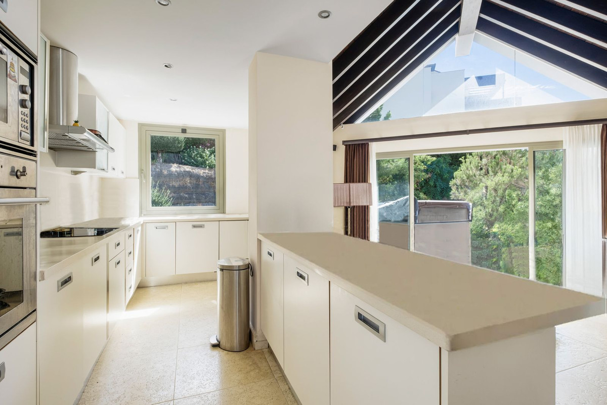 Ático de 3 Dormitorios y 3 Baños en venta en Los Flamingos, Benahavís