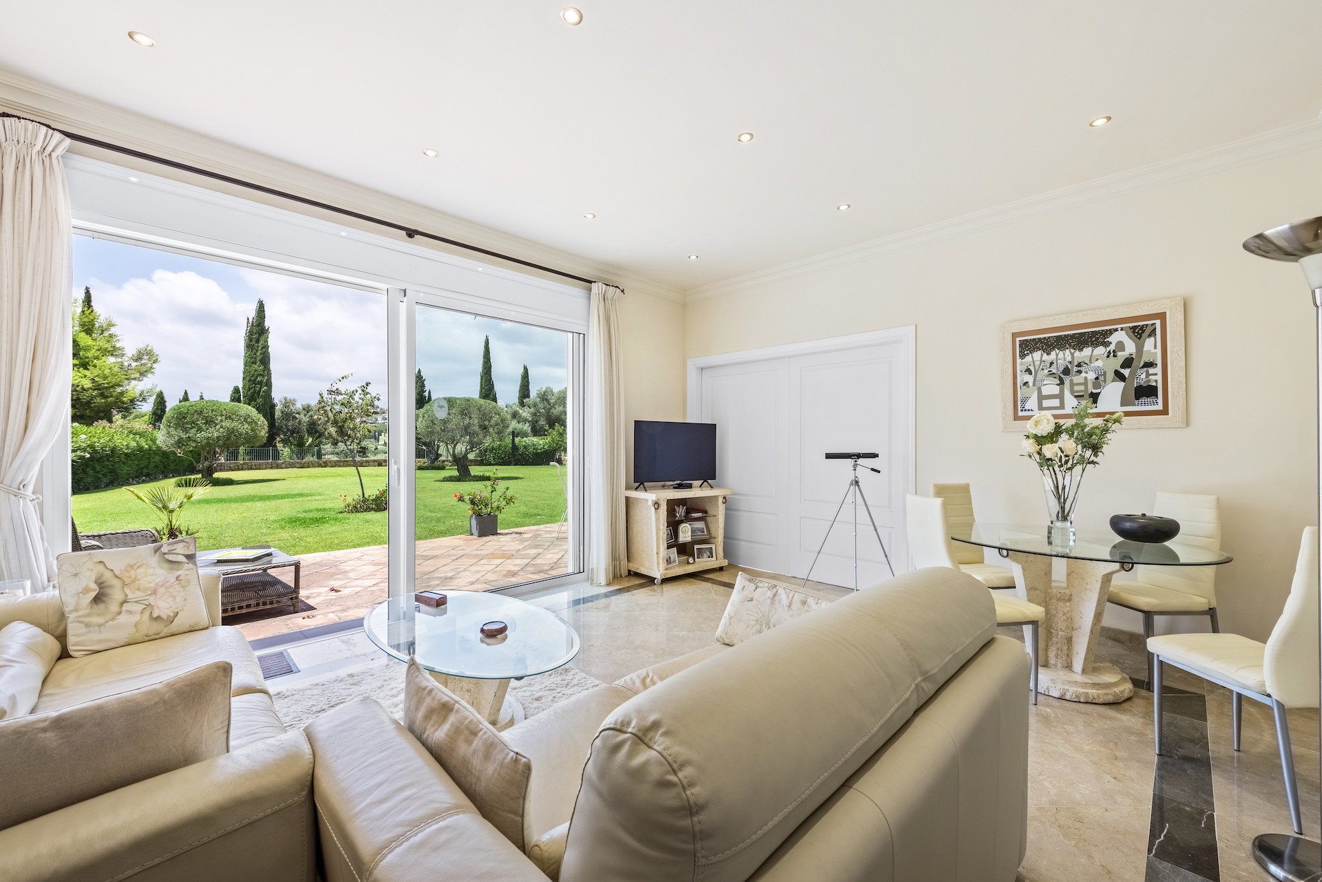 Piso de 1 Dormitorio en venta en Los Flamingos, Benahavís