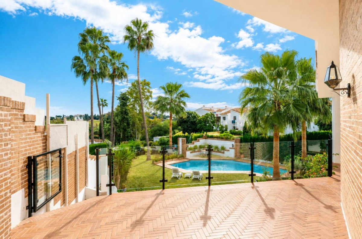 8 Slaapk. - Villa te koop in El Paraíso