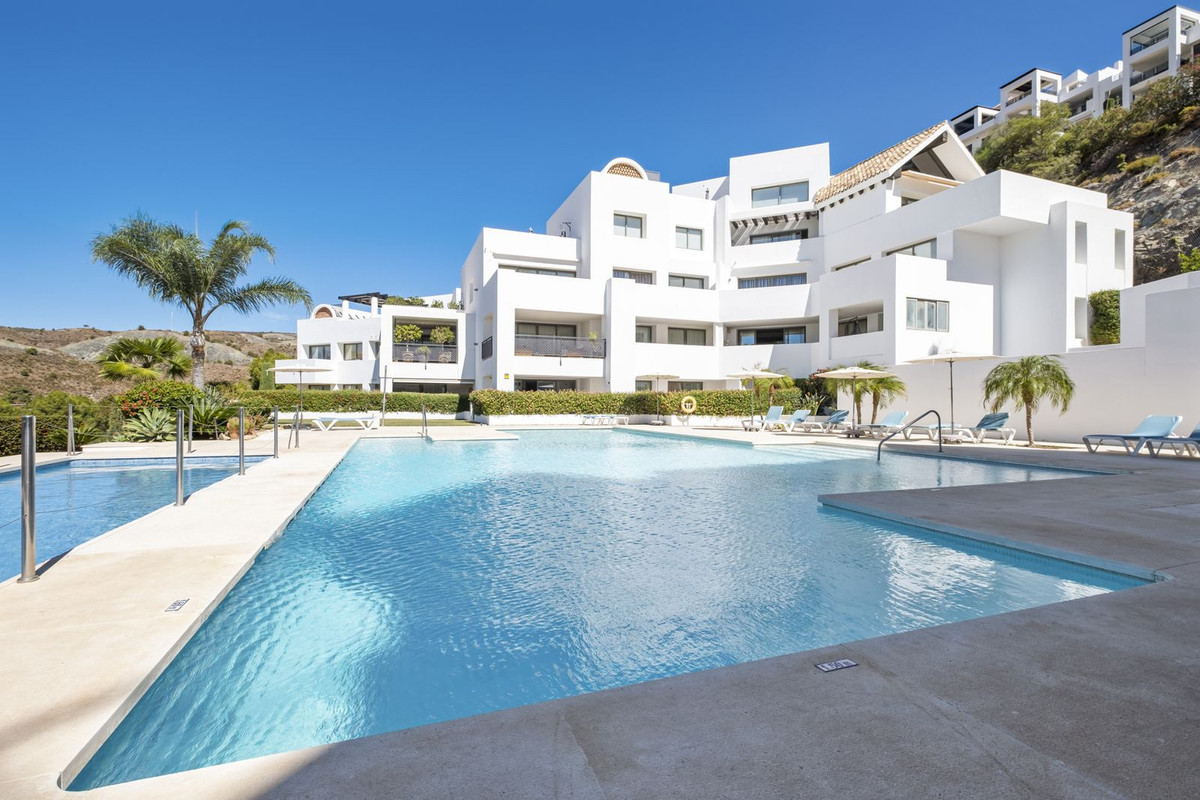 Ático de 3 Dormitorios y 3 Baños en venta en Los Flamingos, Benahavís