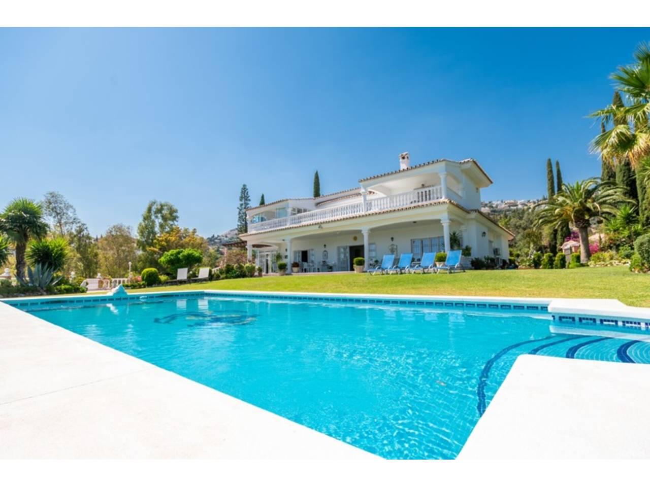 Casa de 4 Dormitorios en venta en Benalmádena Costa