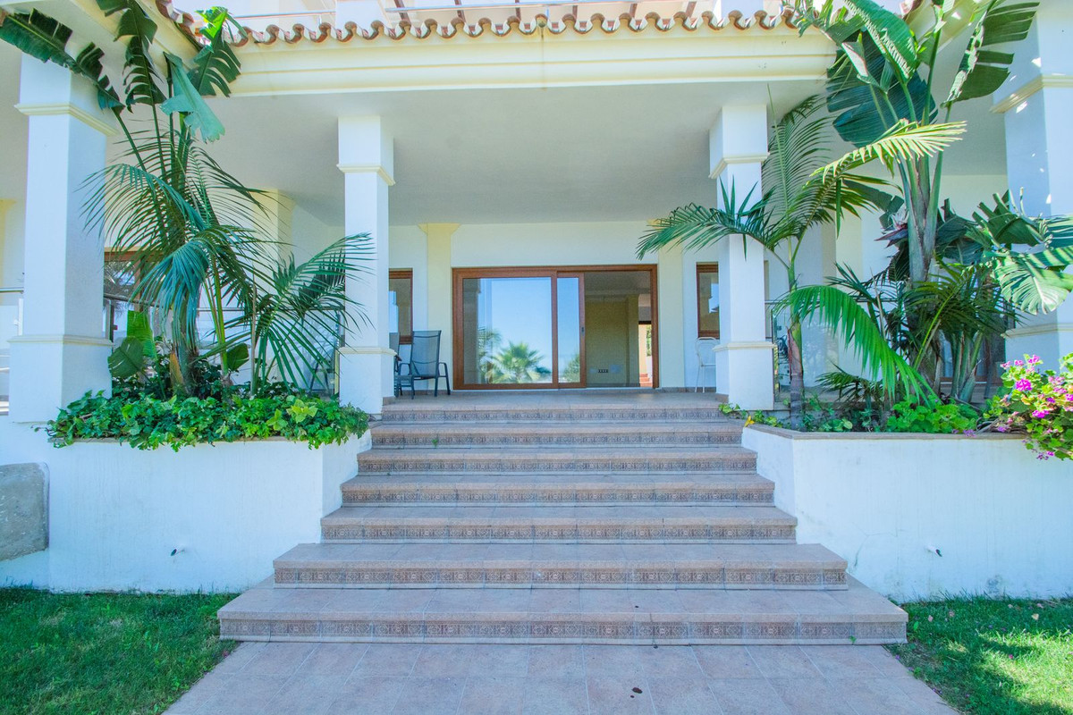 Casa de 5 Dormitorios y 4 Baños en venta en Mijas