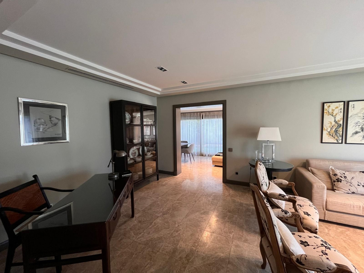 Casa de 3 Dormitorios en venta en Estepona