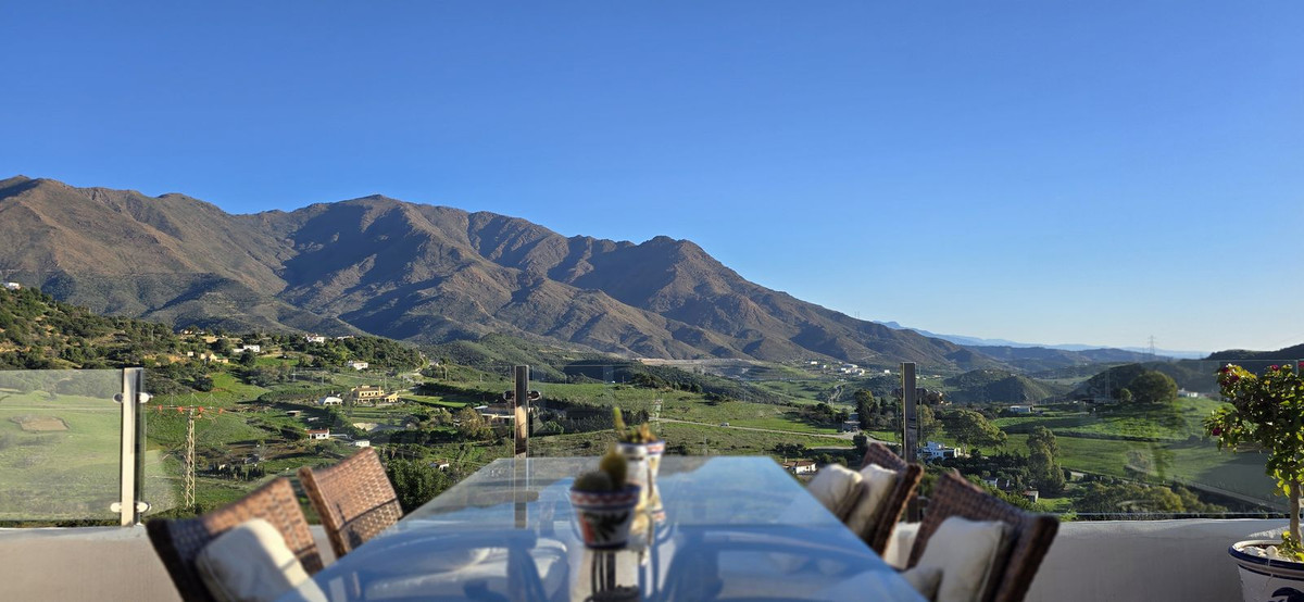 Finca de 4 Dormitorios en venta en Casares