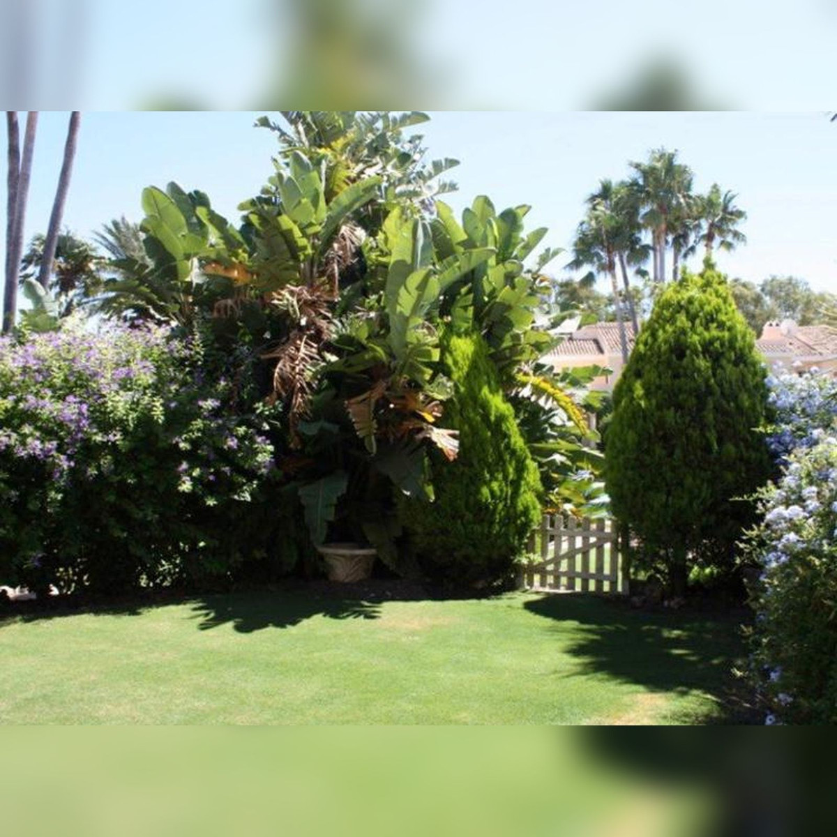 Casa Adosada de 3 Dormitorios y 3 Baños en venta en Estepona