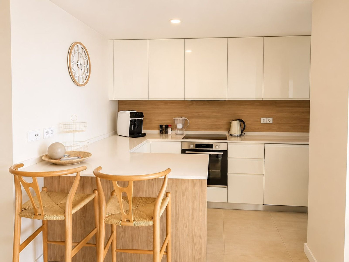 3 Bed, 2 Bath - Penthouse for Rent in New Golden Mile, Estepona