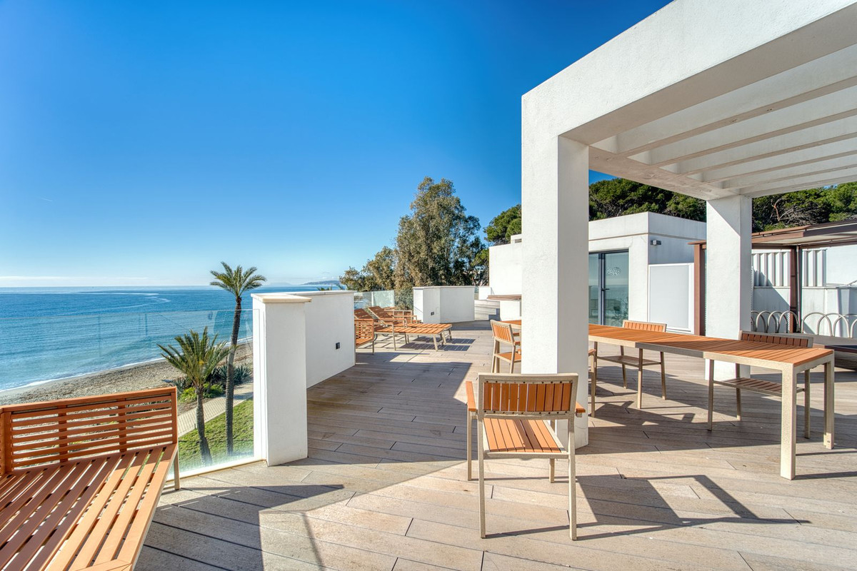 Casa Adosada de 3 Dormitorios en venta en Estepona