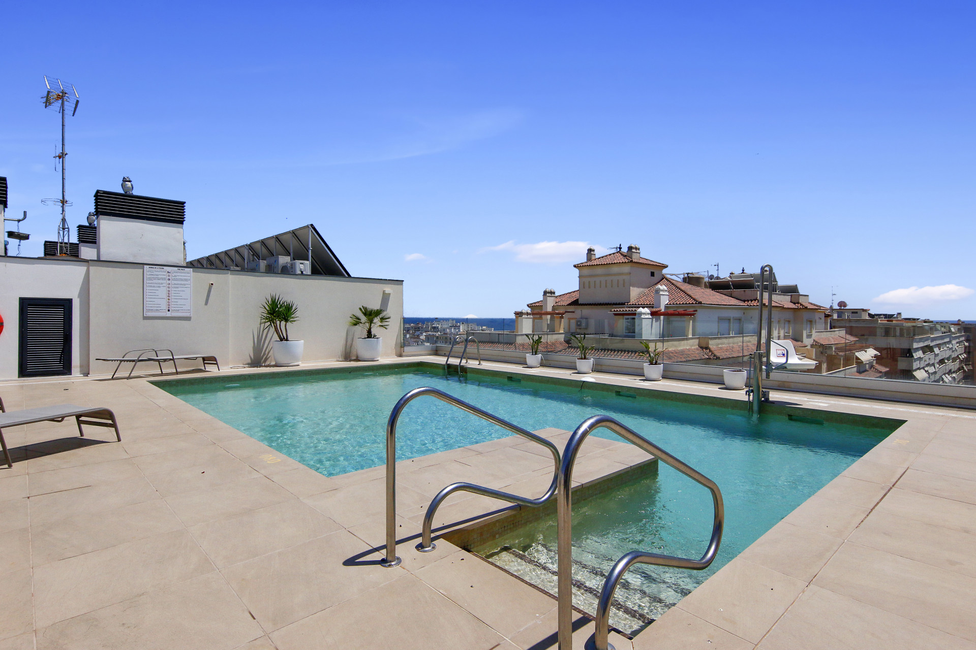 Ático de 3 Dormitorios y 2 Baños en venta en La Alqueria, Estepona