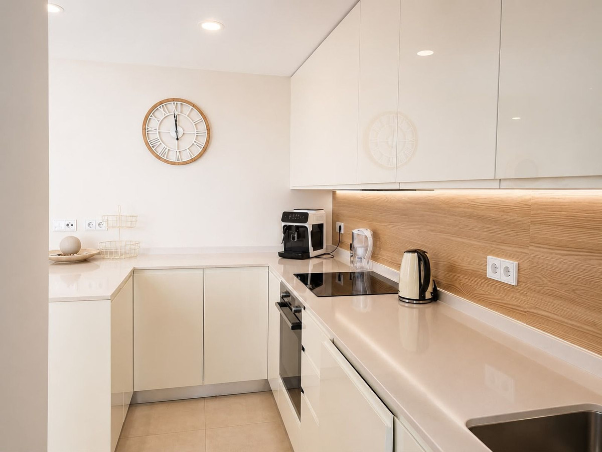 3 Bed, 2 Bath - Penthouse for Rent in New Golden Mile, Estepona
