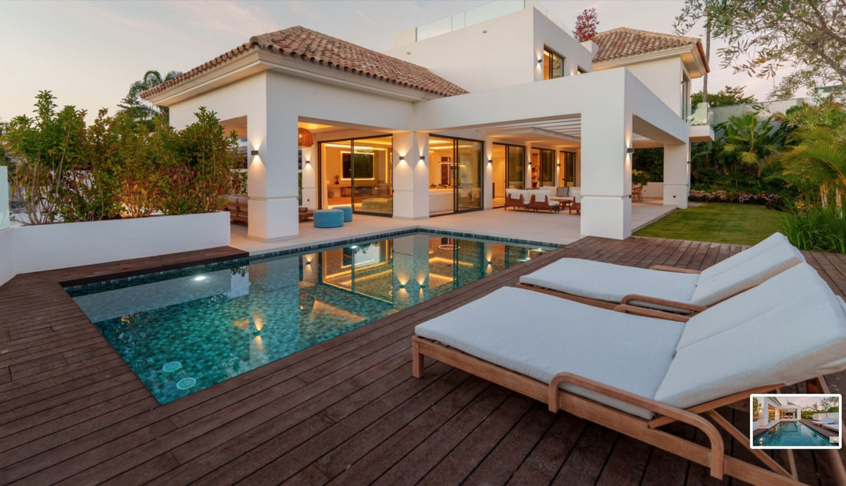 Casa de 5 Dormitorios y 7 Baños en venta en San Pedro de Alcántara