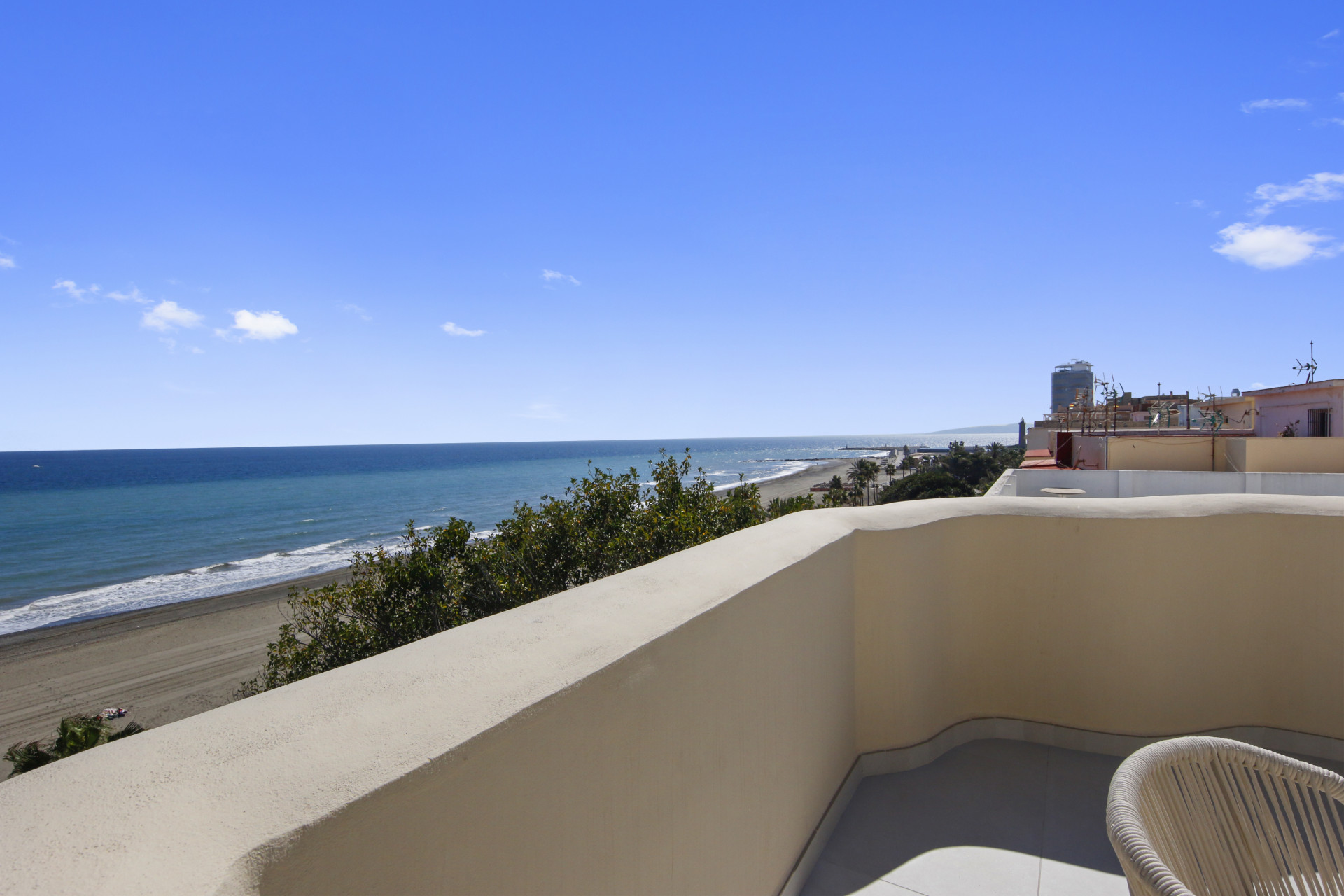 1 Bed, 1 Bath - Penthouse for Sale in La Alqueria, Estepona