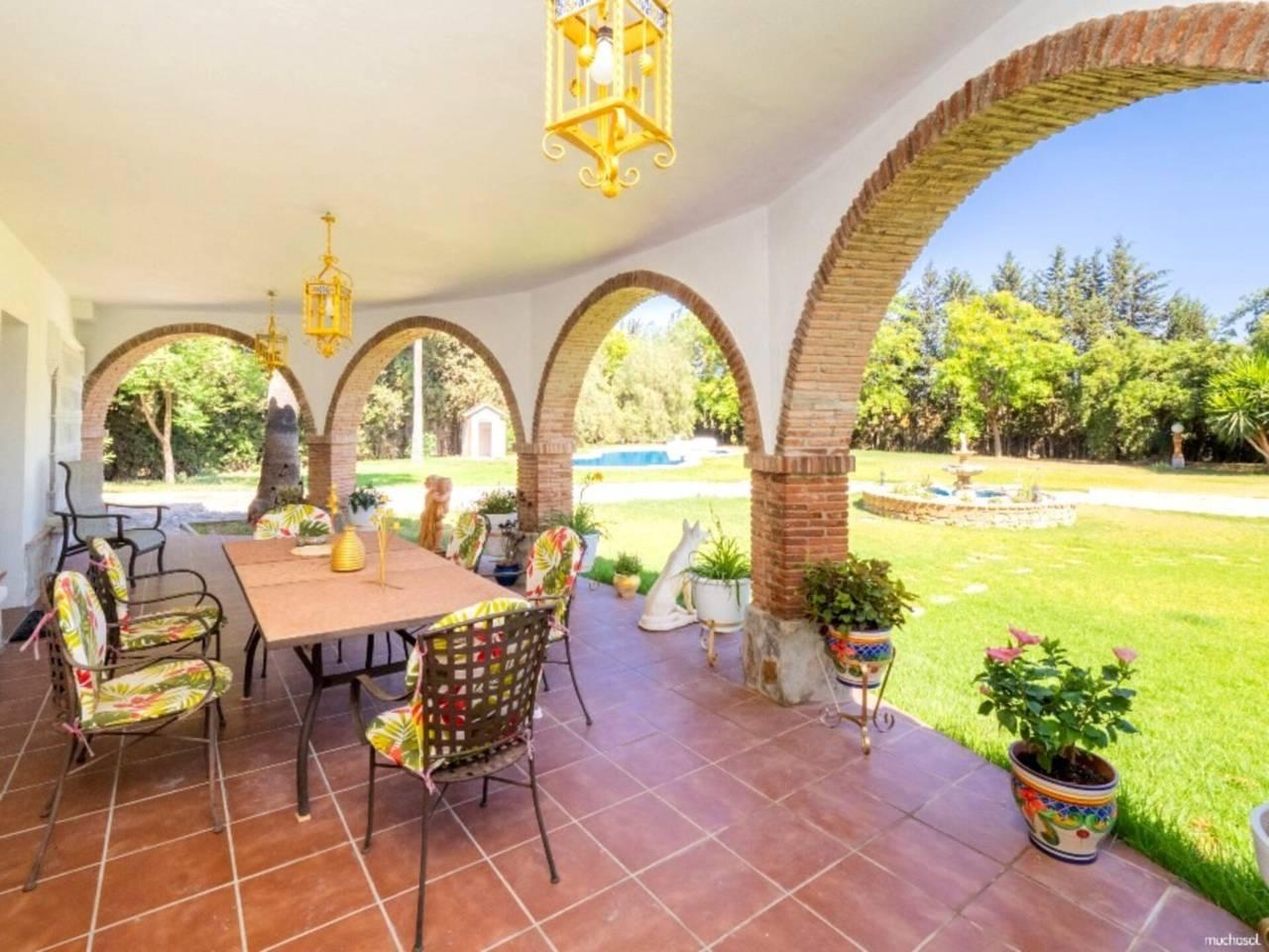Casa Adosada de 5 Dormitorios en venta en Alhaurin el Grande