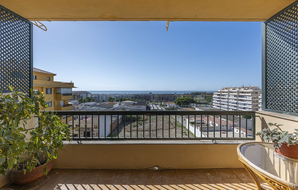 Piso de 3 Dormitorios y 2 Baños en venta en San Pedro de Alcántara
