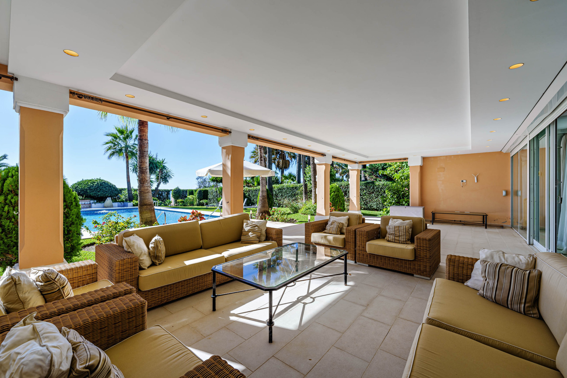 9 кровать 9 ванна Вилла для продажи в El Paraiso, Estepona
