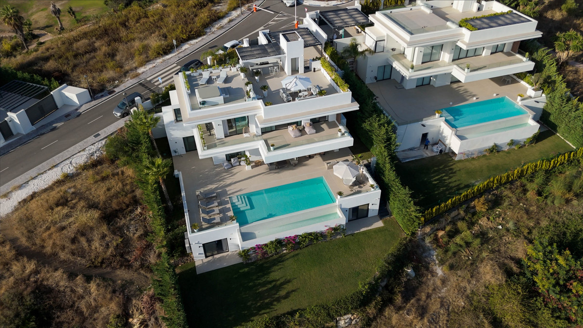 6 кровать Вилла для продажи в New Golden Mile, Estepona