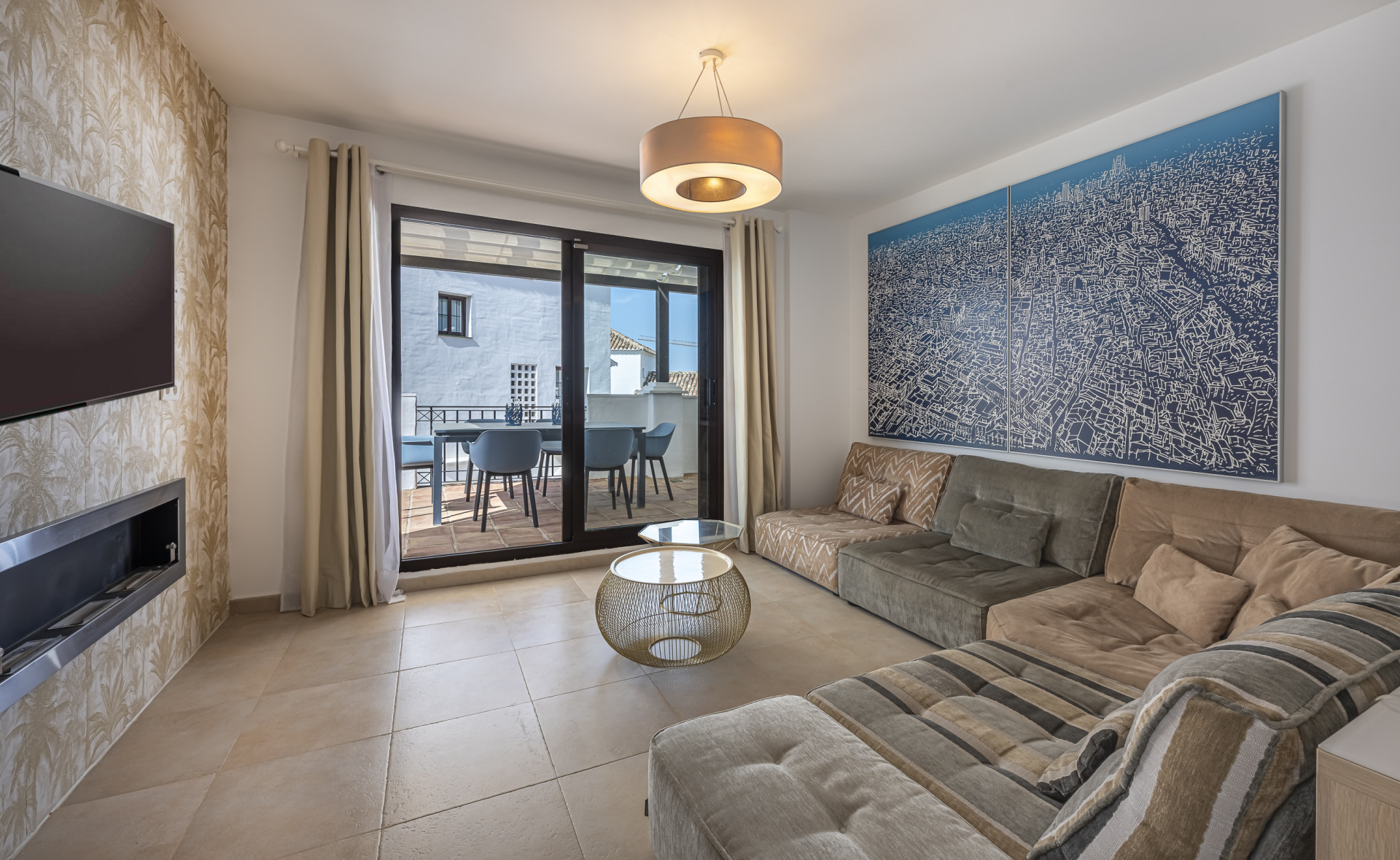 Casa Adosada de 4 Dormitorios en venta en Los Monteros, Marbella