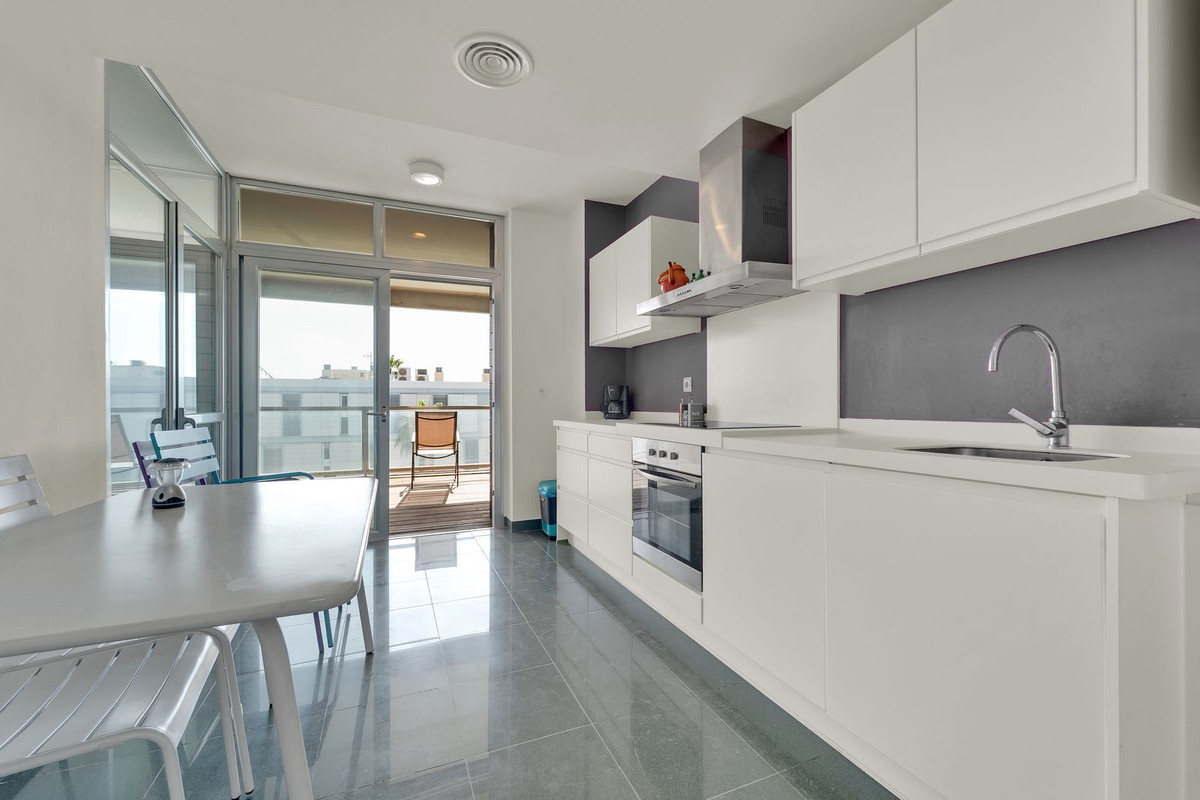 Piso de 3 Dormitorios en venta en Manilva