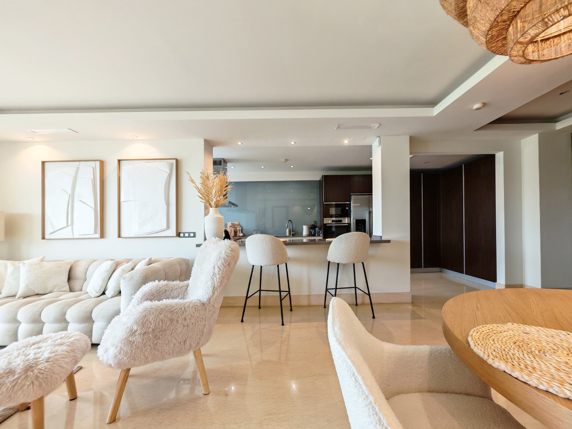 Piso de 3 Dormitorios y 2 Baños en venta en Los Arqueros, Benahavís
