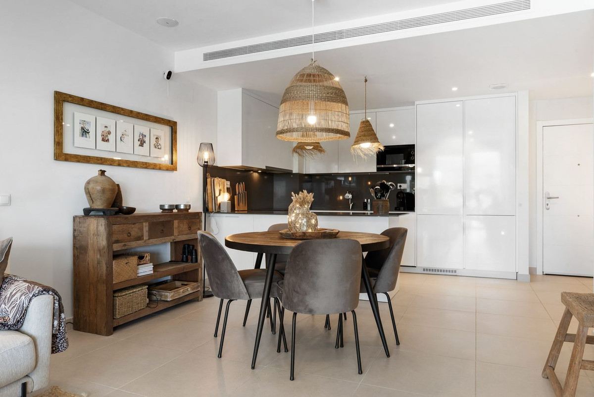 Piso de 2 Dormitorios y 2 Baños en venta en Estepona