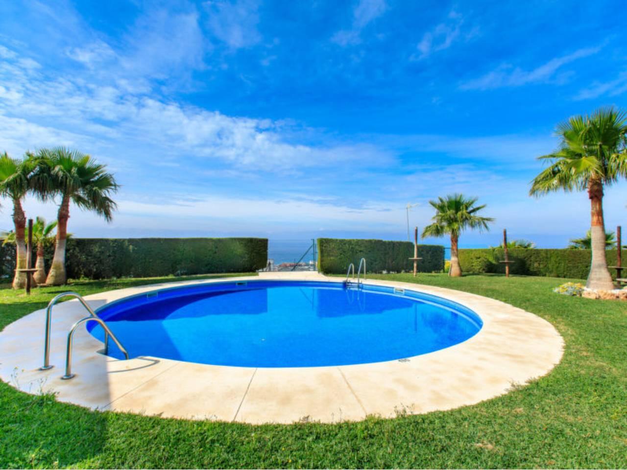 Casa Adosada de 3 Dormitorios en venta en Torrox Costa