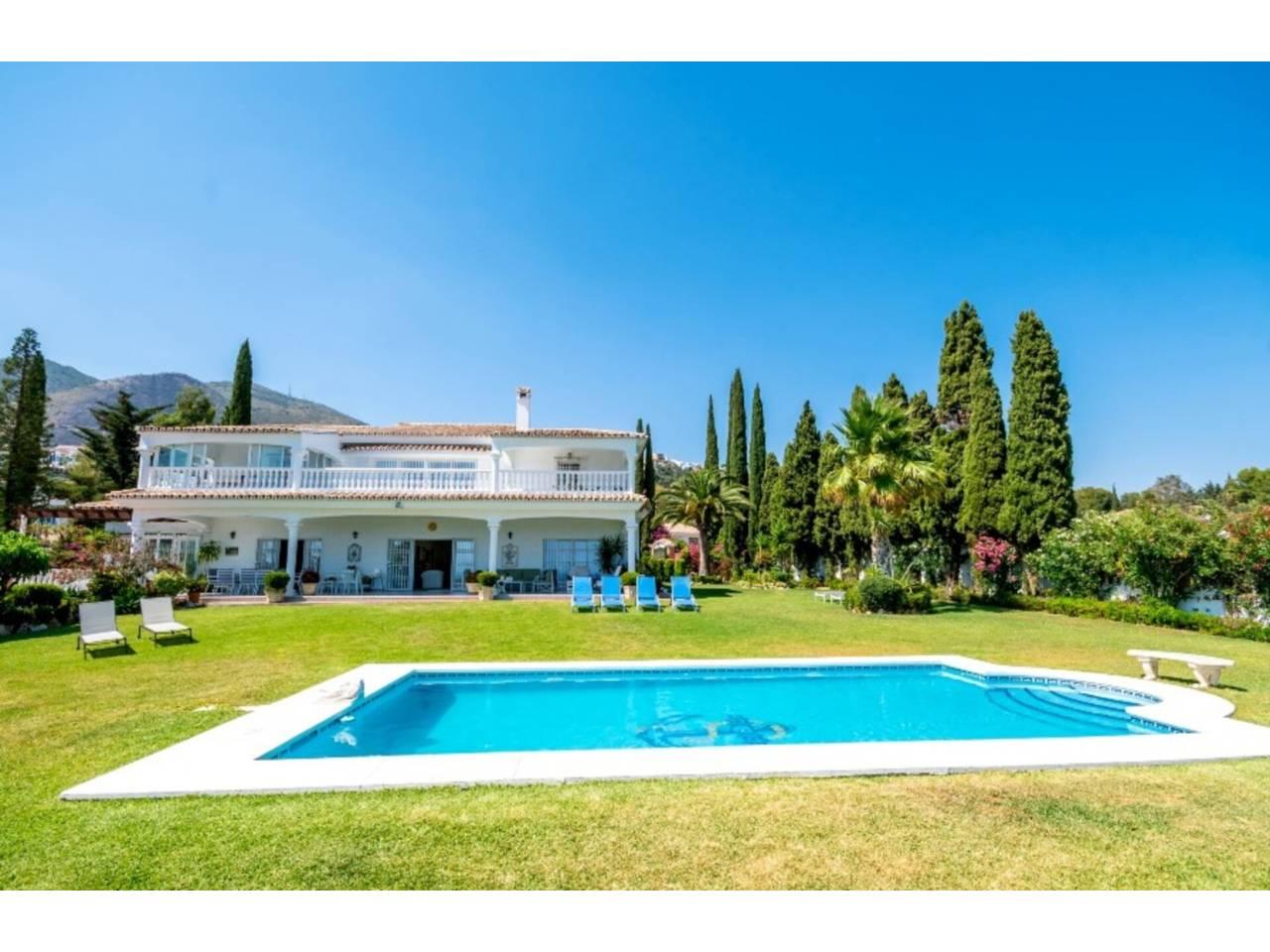 Casa de 4 Dormitorios en venta en Benalmádena Costa