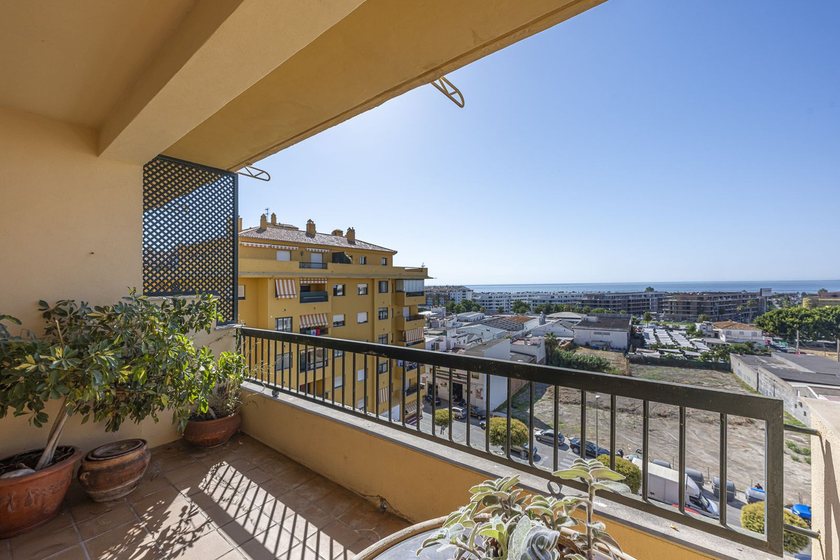 Piso de 3 Dormitorios y 2 Baños en venta en San Pedro de Alcántara