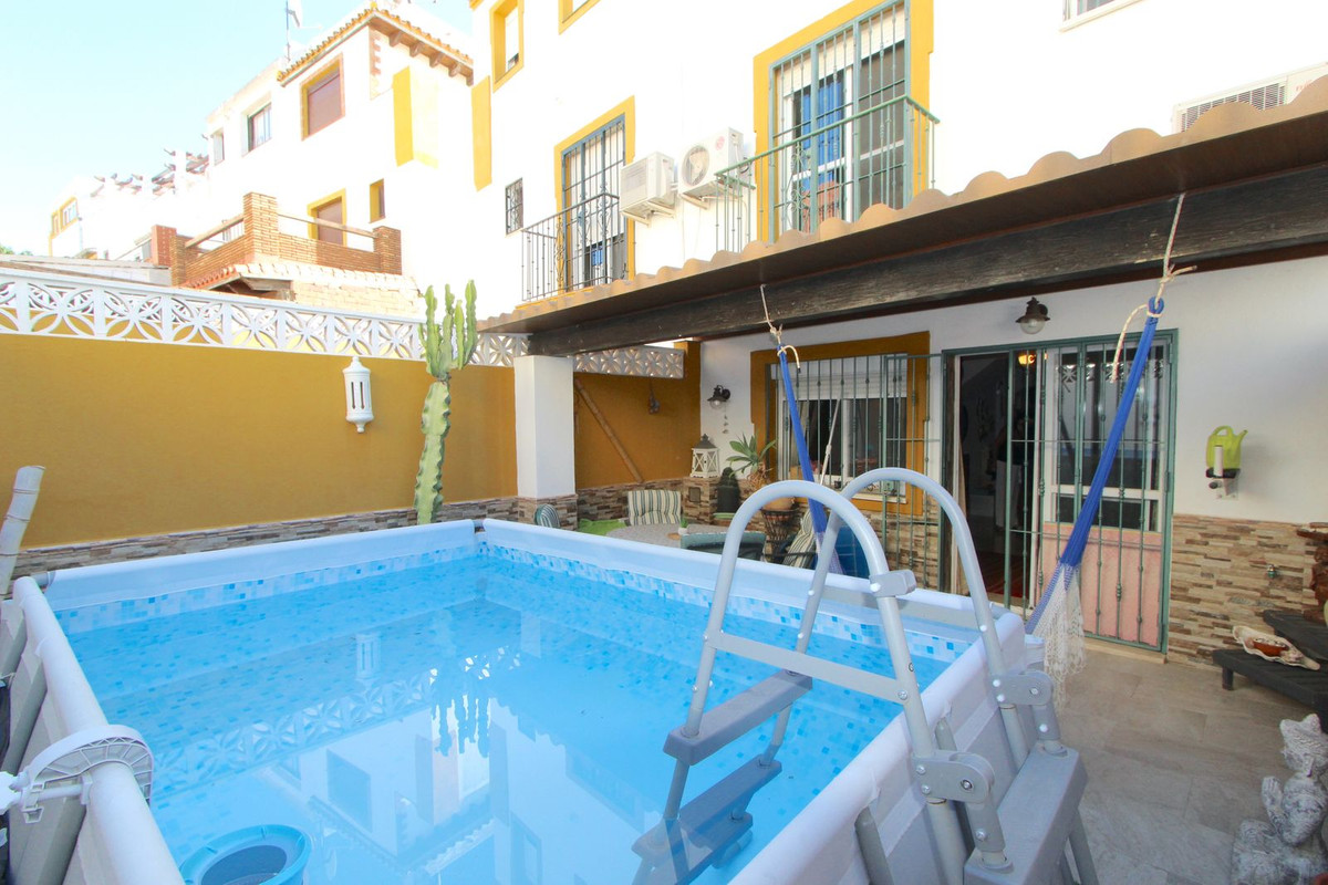 5 Slaapk., 3 Badk. - Rijwoning te koop in Marbella