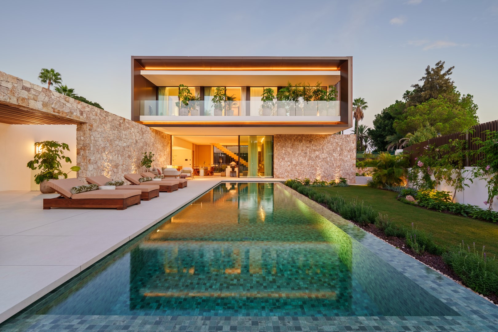 Casa de 5 Dormitorios en venta en Milla de Oro, Marbella