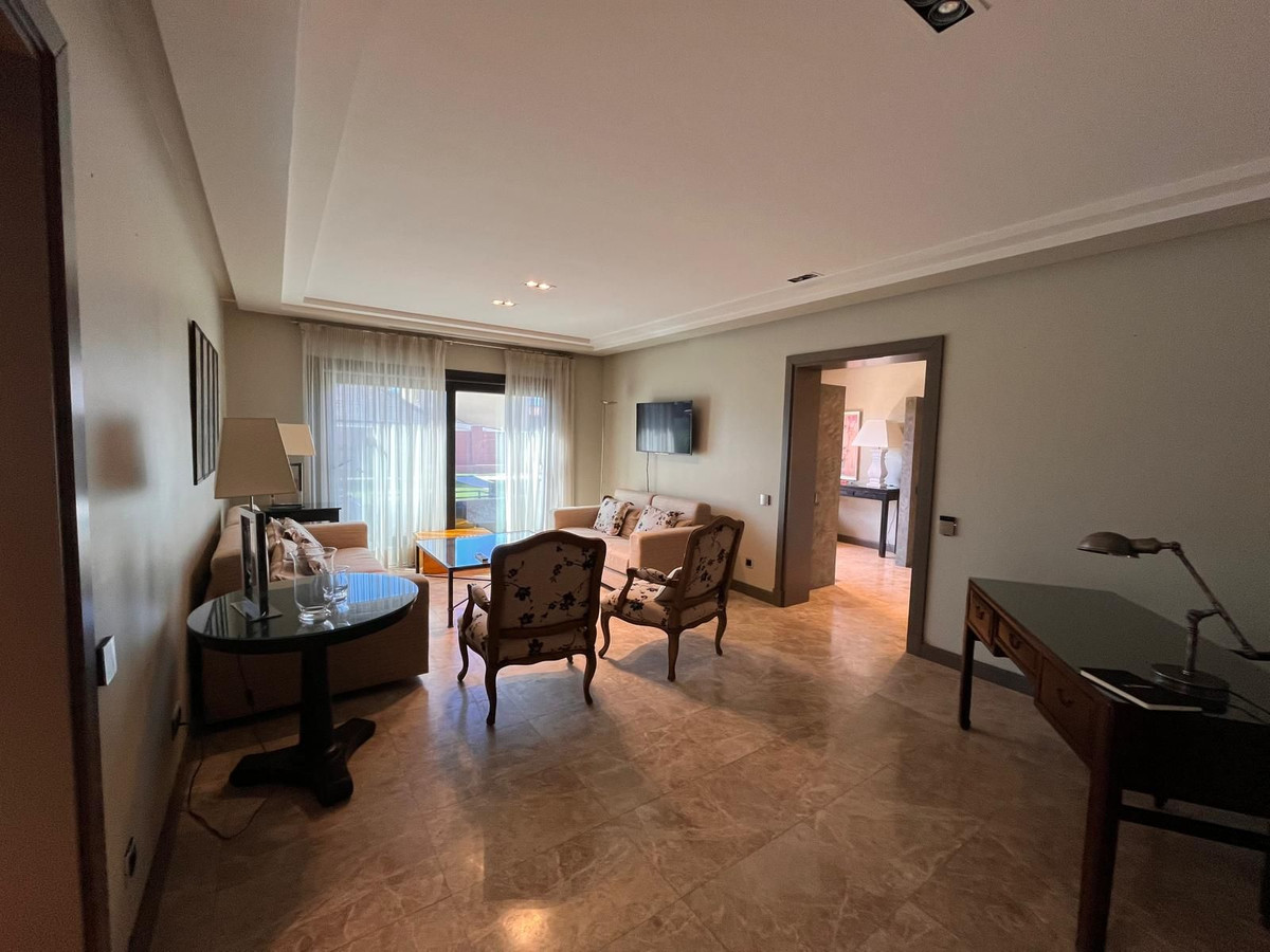 Casa de 3 Dormitorios en venta en Estepona
