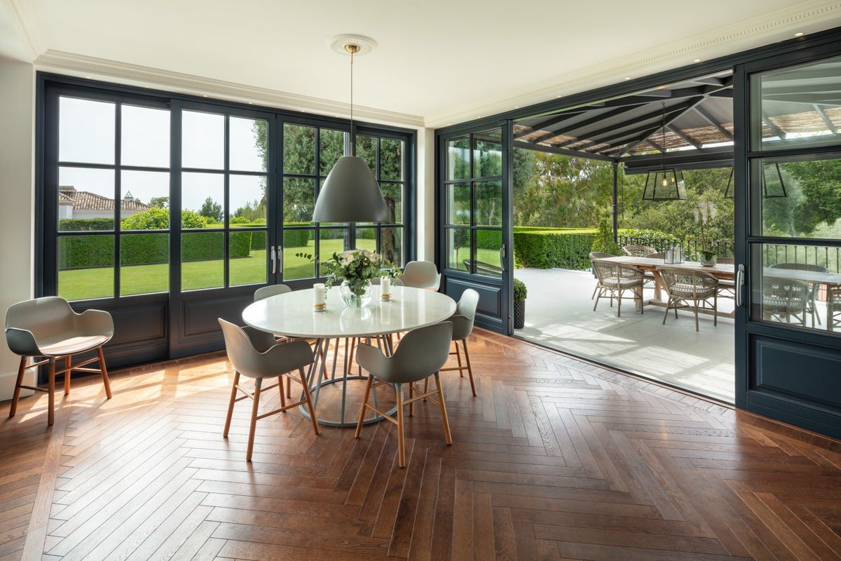 Casa de 7 Dormitorios y 8 Baños en venta en Milla de Oro, Marbella