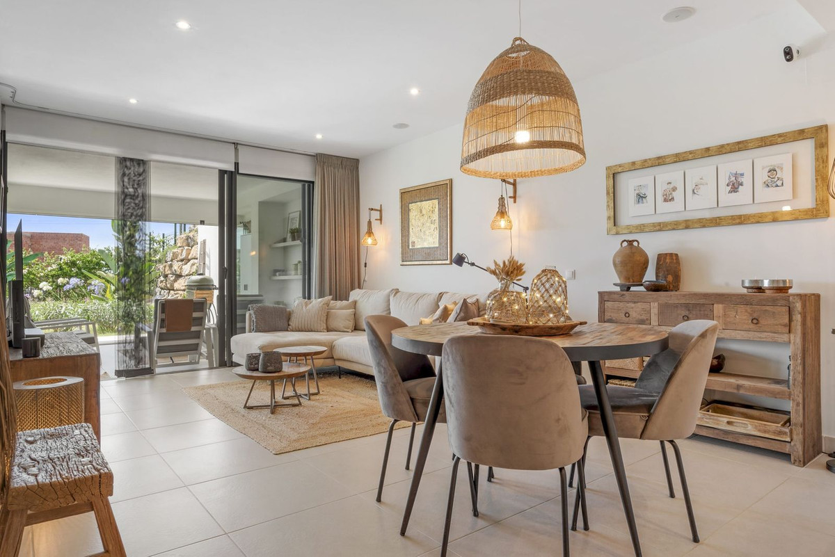Piso de 2 Dormitorios y 2 Baños en venta en Estepona