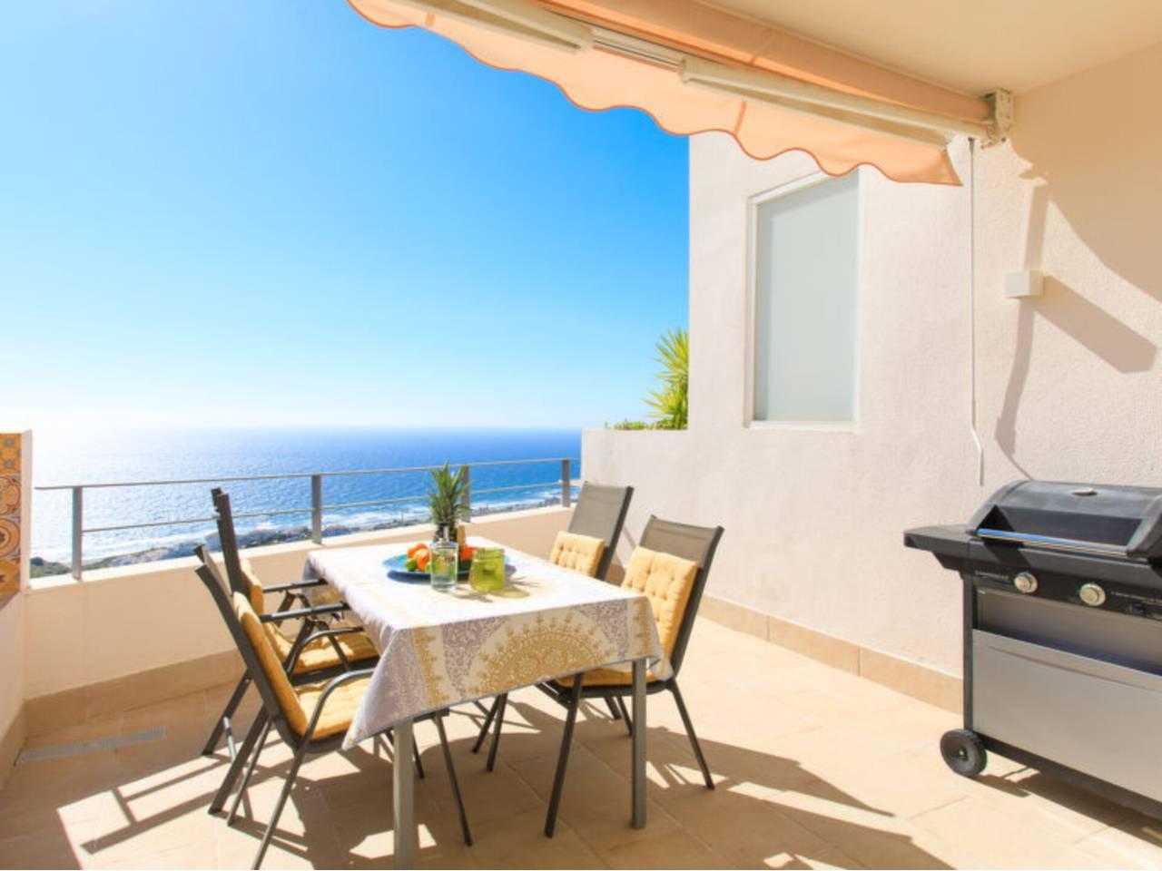 Casa Adosada de 3 Dormitorios en venta en Torrox Costa