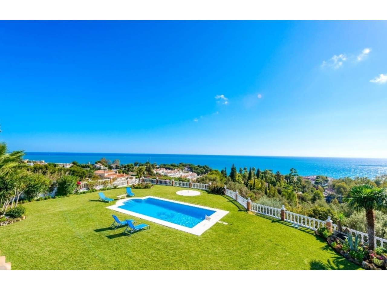 Casa de 4 Dormitorios en venta en Benalmádena Costa