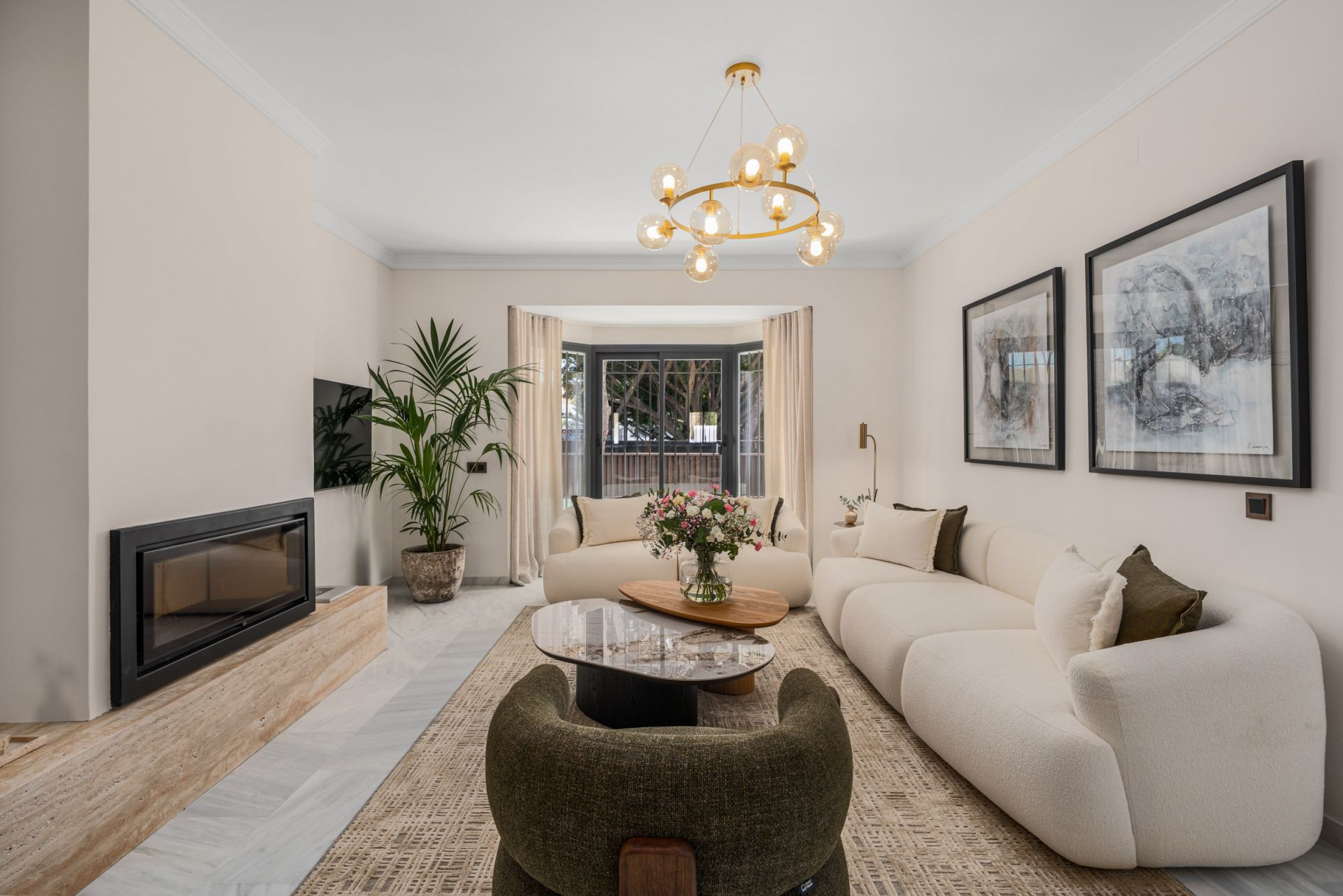 6 Bed, 5 Bath - Villa for Sale in Nueva Andalucia, Marbella