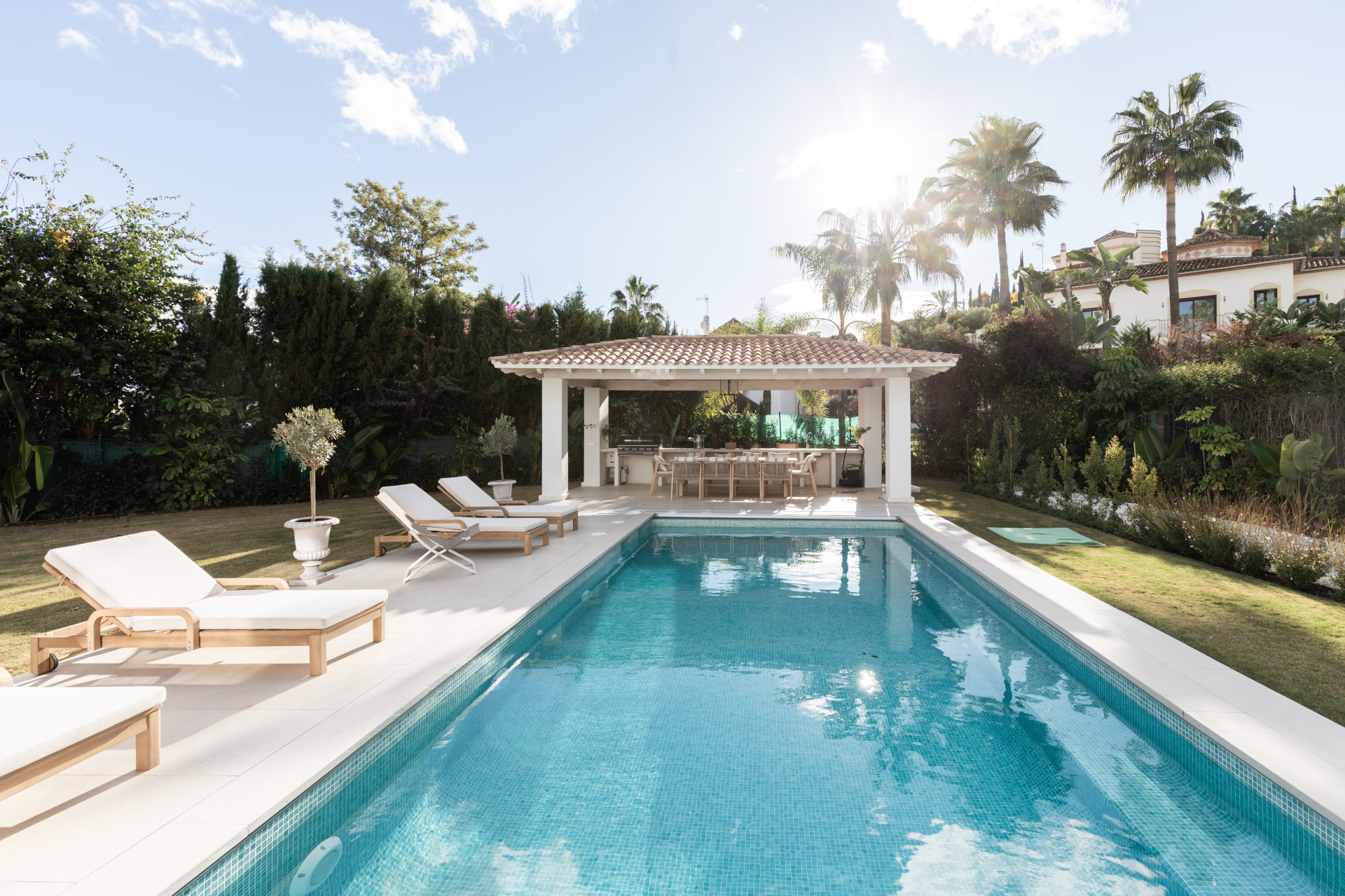 Casa de 4 Dormitorios y 5 Baños en venta en Los Arqueros, Benahavís