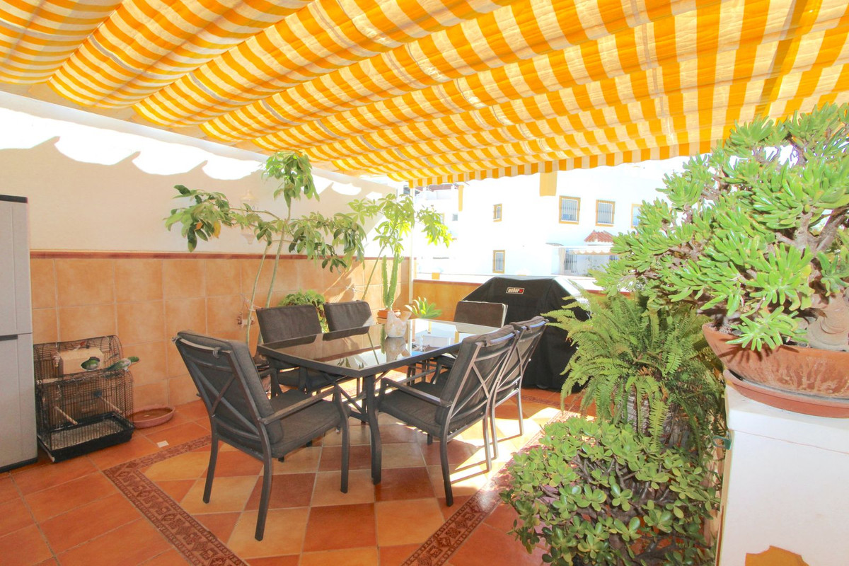 5 Slaapk., 3 Badk. - Rijwoning te koop in Marbella