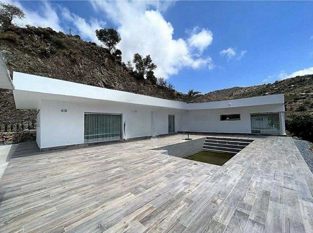 Casa de 3 Dormitorios y 2 Baños en venta en Algarrobo