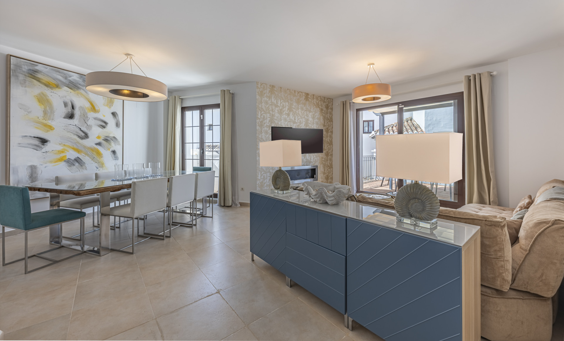 Casa Adosada de 4 Dormitorios en venta en Los Monteros, Marbella