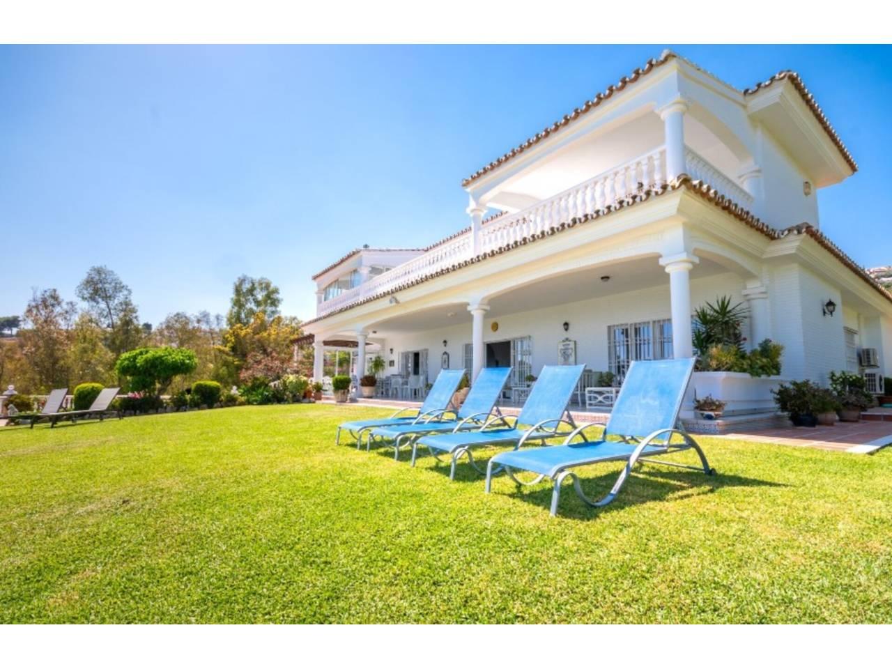 Casa de 4 Dormitorios en venta en Benalmádena Costa