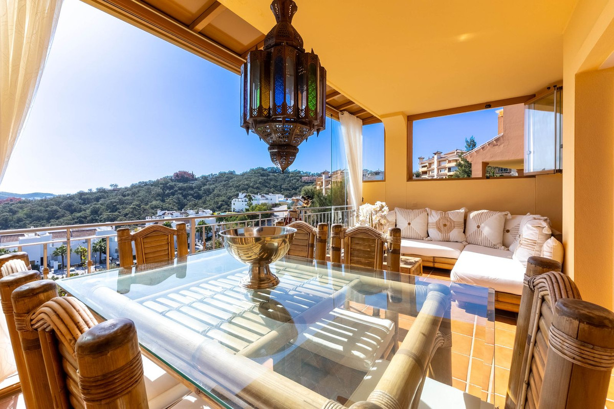 Piso de 4 Dormitorios y 3 Baños en venta en La Mairena, Marbella