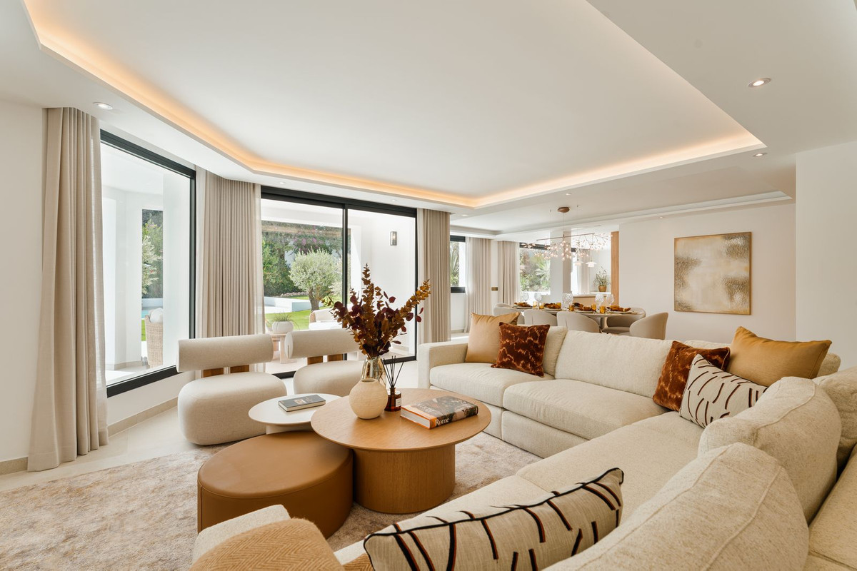 Casa de 4 Dormitorios en venta en Nagüeles, Marbella