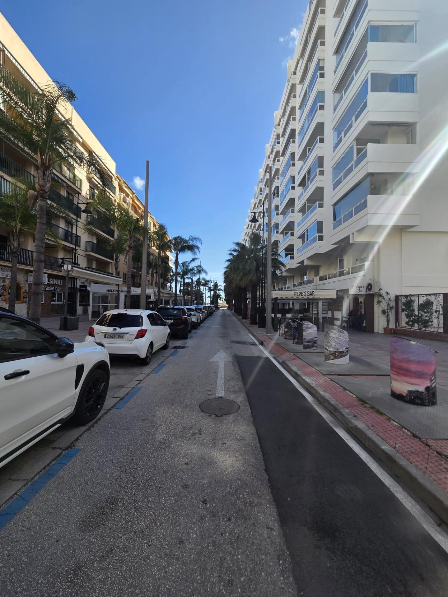 Piso de 3 Dormitorios y 2 Baños en venta en Puerto Deportivo, Fuengirola