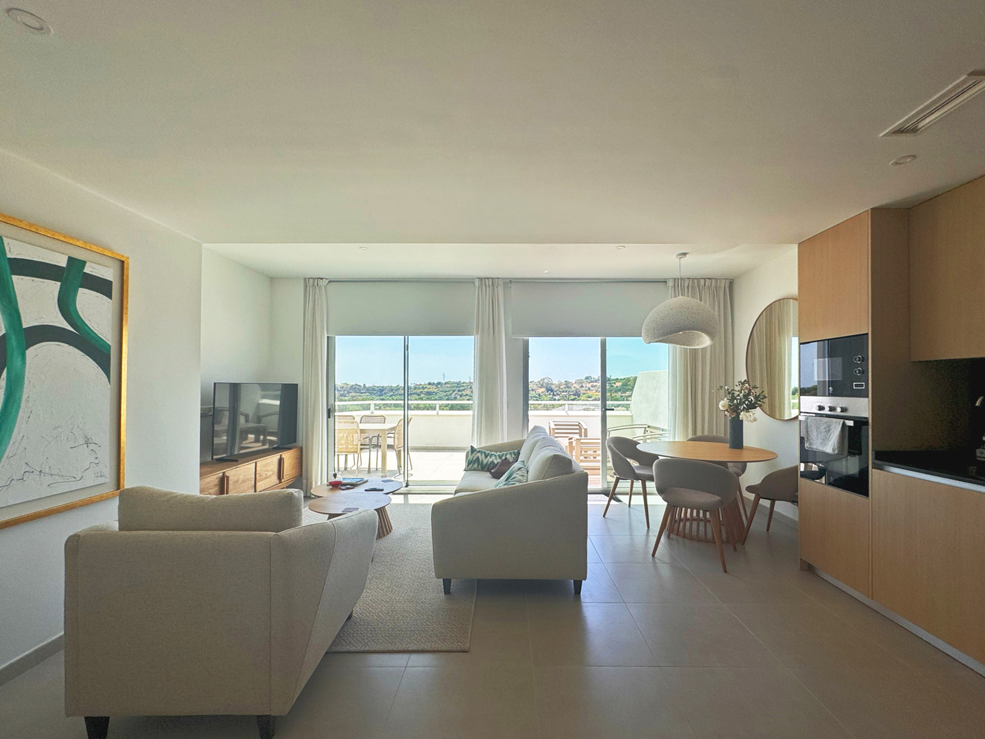 Ático de 3 Dormitorios y 2 Baños en venta en Cancelada, Estepona