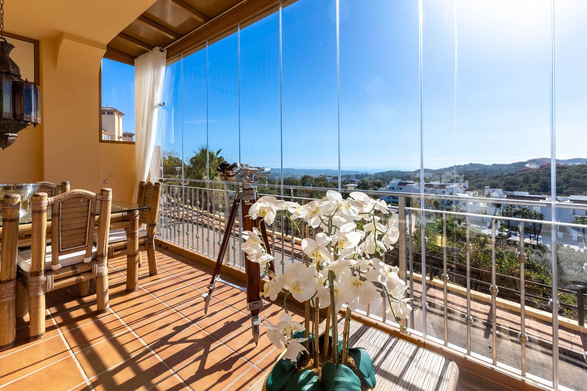 Piso de 4 Dormitorios y 3 Baños en venta en La Mairena, Marbella