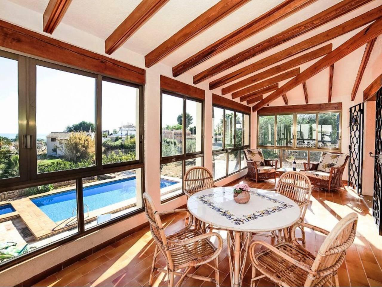Casa Adosada de 5 Dormitorios y 3 Baños en venta en Calp