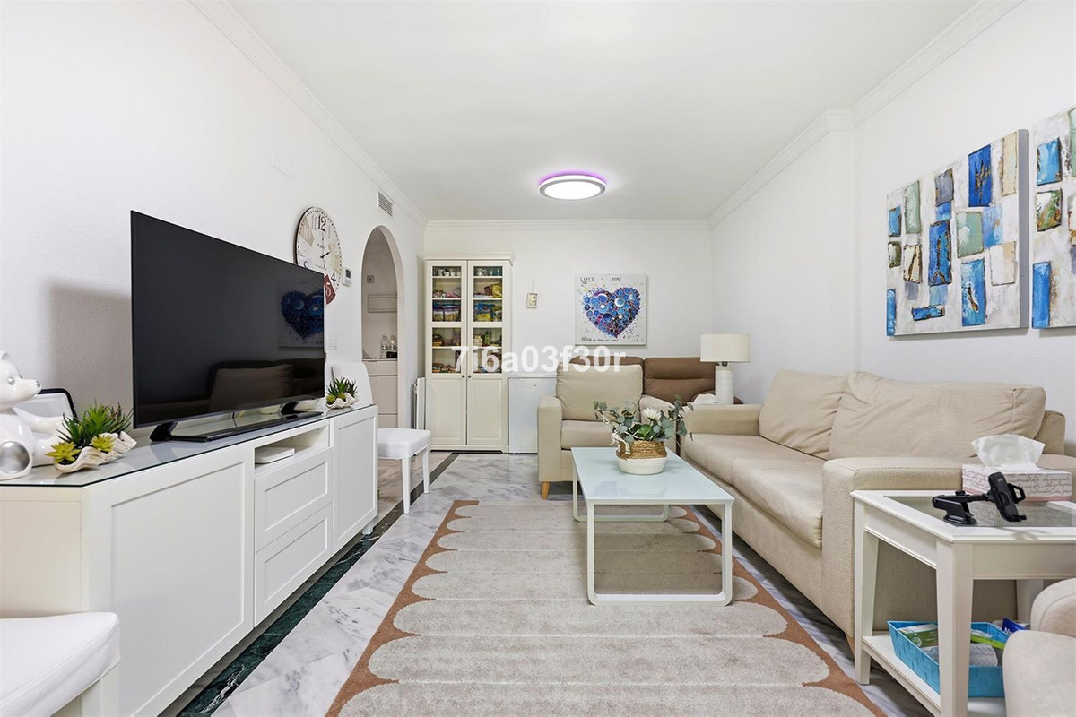Piso de 2 Dormitorios en venta en Puerto Banús, Marbella