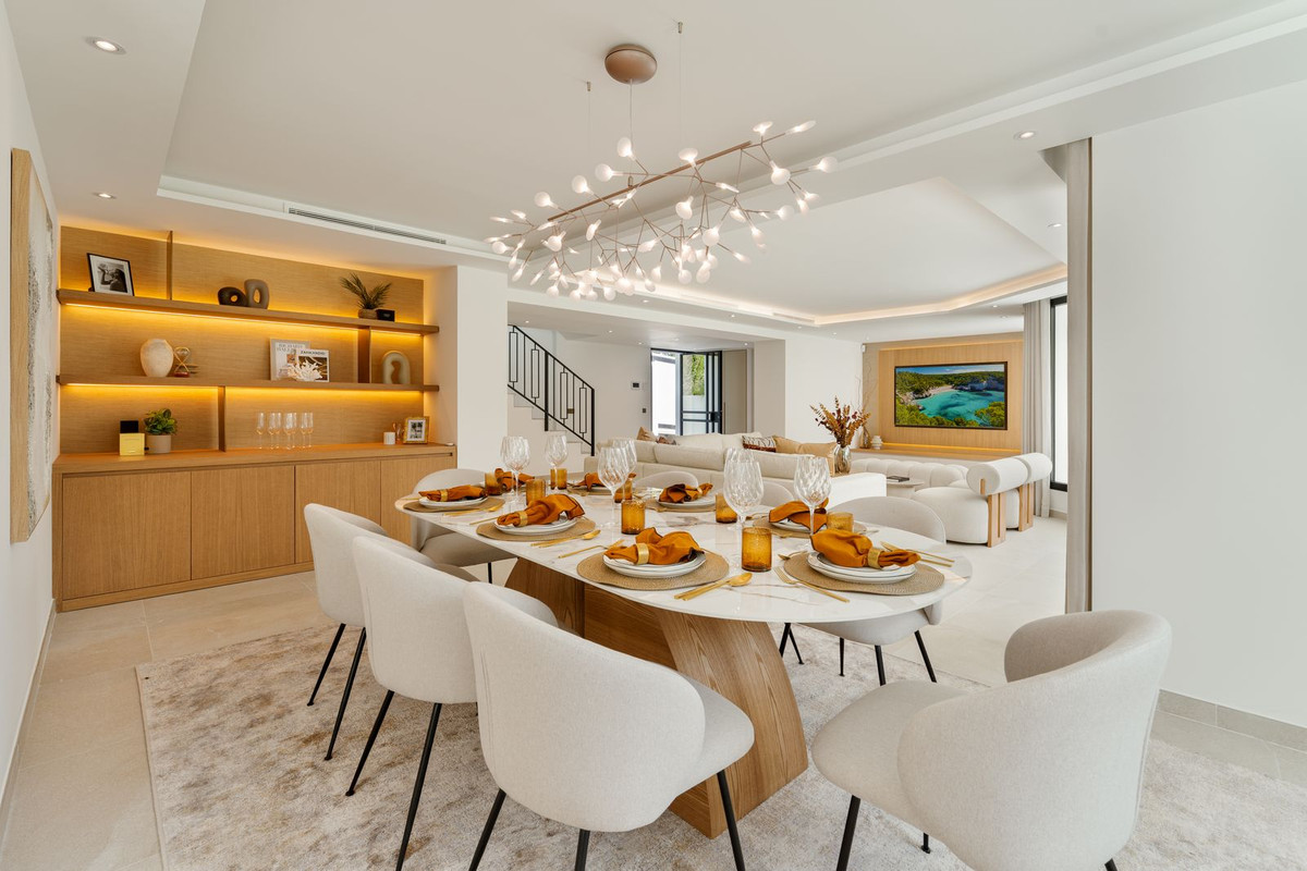 Casa de 4 Dormitorios en venta en Nagüeles, Marbella