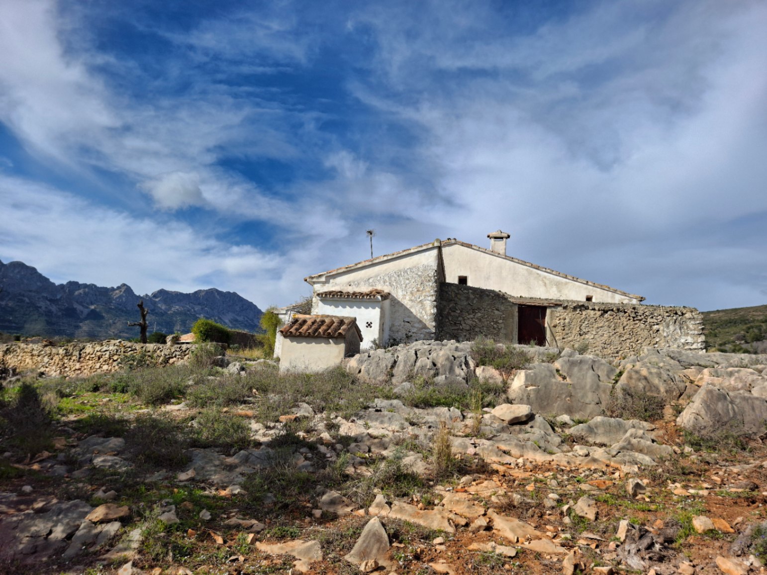 Finca de 8 Dormitorios y 2 Baños en venta en Benissa