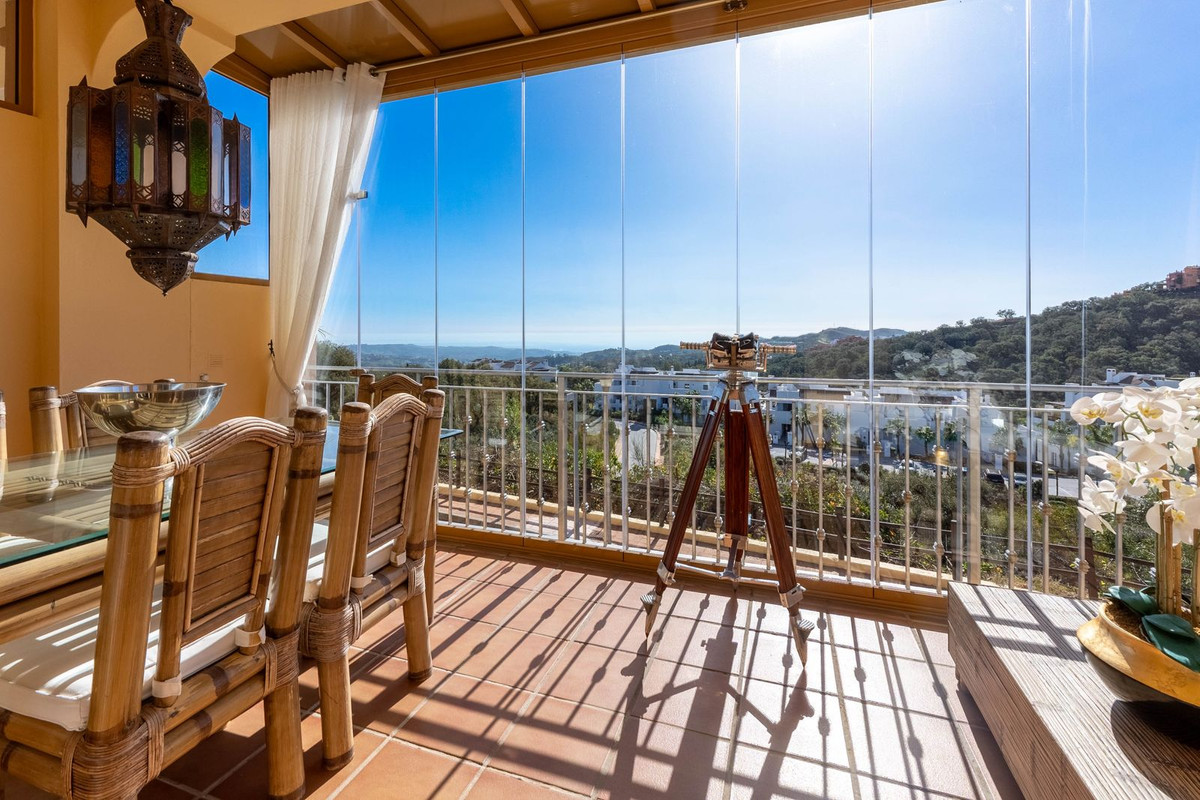 Piso de 4 Dormitorios y 3 Baños en venta en La Mairena, Marbella
